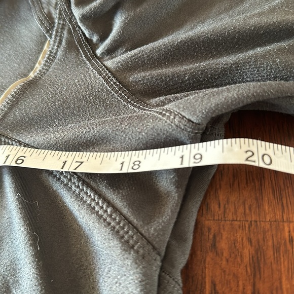 ASICS running top - Picture 5 of 5